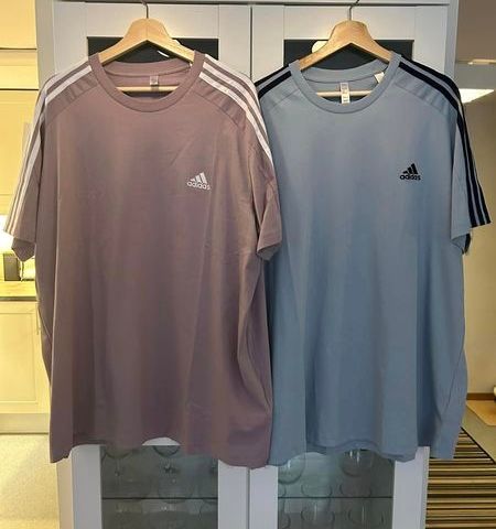 HELT NYE -Adidas T-skjorter.