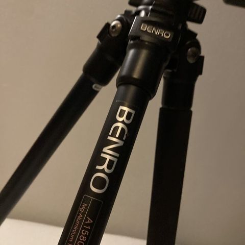 Benro A1580T m/ Manfrotto 804RC2 treveishode