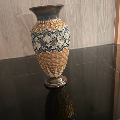 Doulton lambeth slaters patent vase