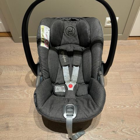 Cybex Cloud Z i-size Plus Platinum med base