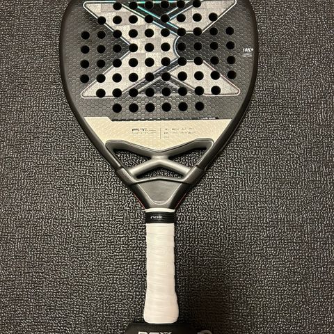 NOX AT Luxury ATTACK 18K 2024 by Agustín Tapia padel racket