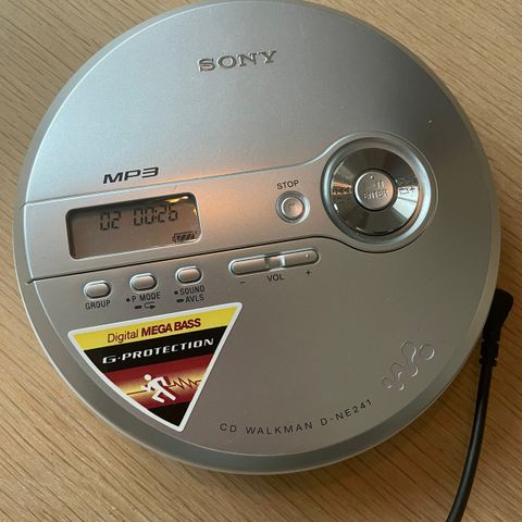 Sony Walkman D-NE241 (trenger fiks)