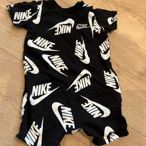 Nike-dress