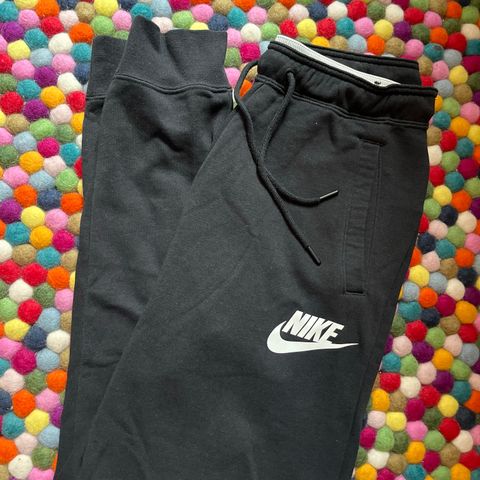 NIKE JOGGEBUKSE/TRENINGSBUKSE SORT SMALL