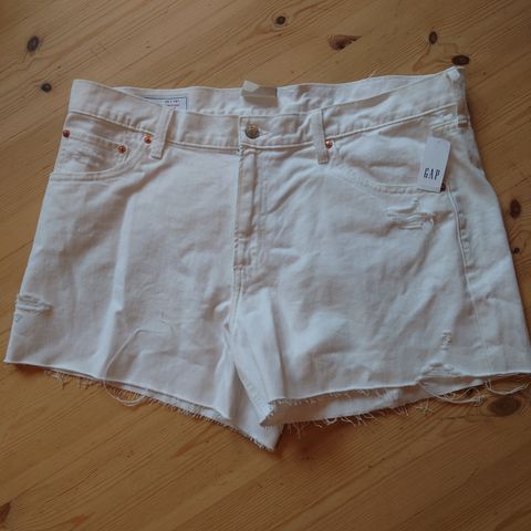 Fine GAP shorts selges grunnet feil størrelse