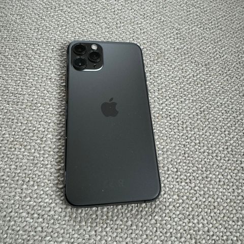 Iphone 11 pro 64GB - veldig pent brukt med få om noen riper