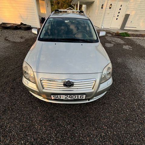 Toyota Avensis T25 2.0D