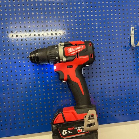 Milwaukee batteridrill brushless