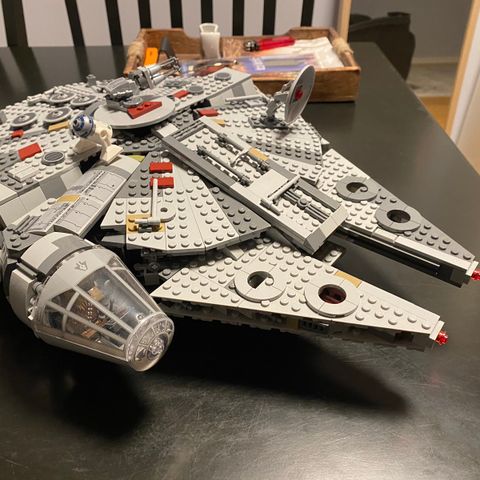 LEGO Star Wars 75257 Millennium Falcon