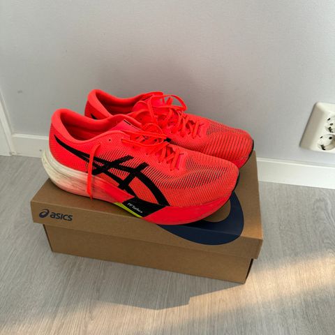 Asics Metaspeed Edge Paris