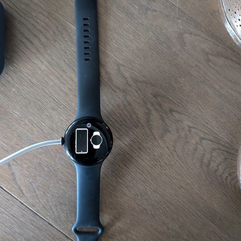 Nesten ubrukt Google Pixel Watch 2