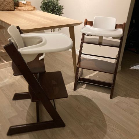 2 KOMPLETTE Walnut Stokke Tripp trapp stoler NY MODELL