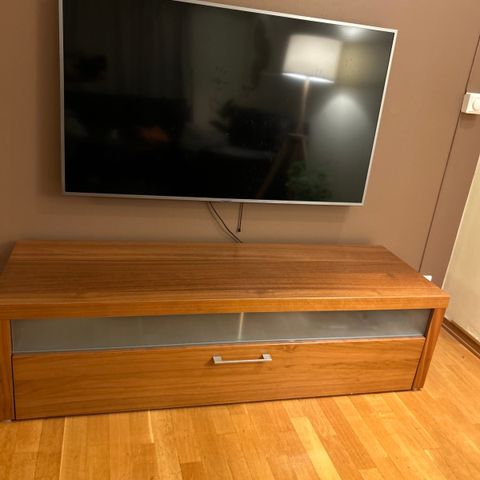 Tv bord Valnøtt