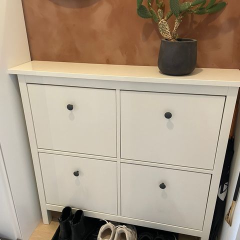 Hemnes skoskap