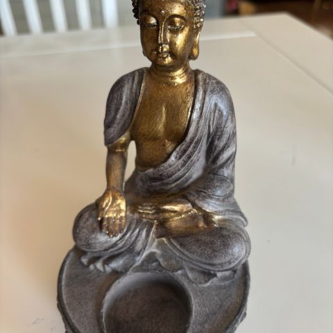 Buddha telysholder