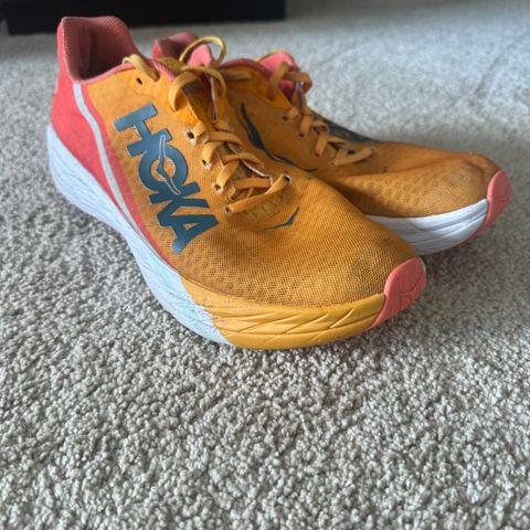 Hoka rocket x