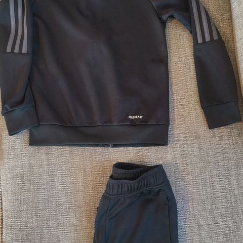 Adidas treningsdress/ joggebukse + jakke - Str. 128