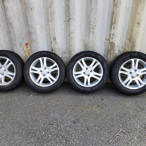 15" Alufelger 4x100 BPC med 185/60 R15 Pirelli Vinterdekk