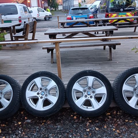 17 "Bmw orginal style 243/ piggfrie kvalitetsdekk.