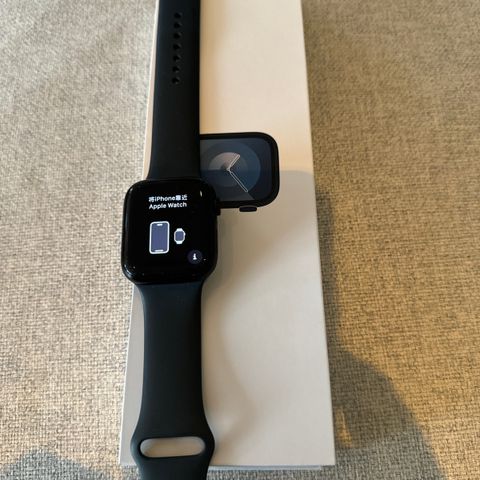 Apple Watch series 9 GPS og Cellular 45mm