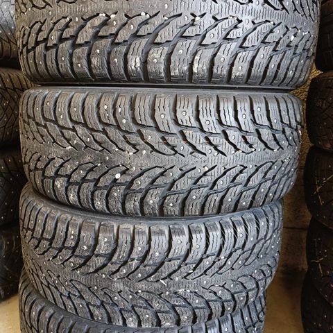 4 stk 265/60R18 Nokian Hakkapeliitta 9 SUV piggdekk selges