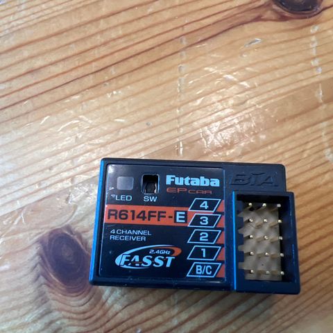 Futaba R614FF-E