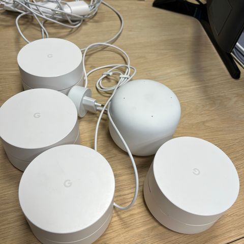 Google Nest H2E + 4 stk Google WiFi Mesh