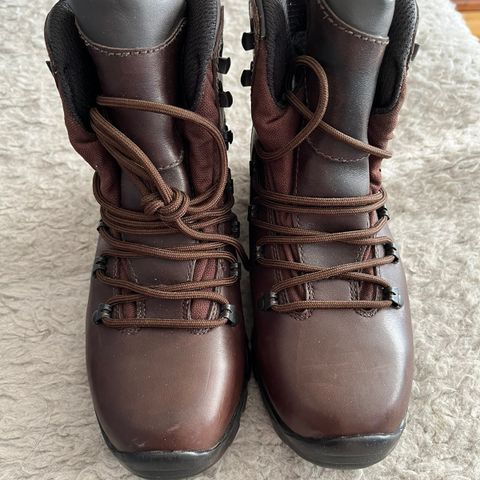 Merrell fjellsko, dame str 38, trenger turvenn