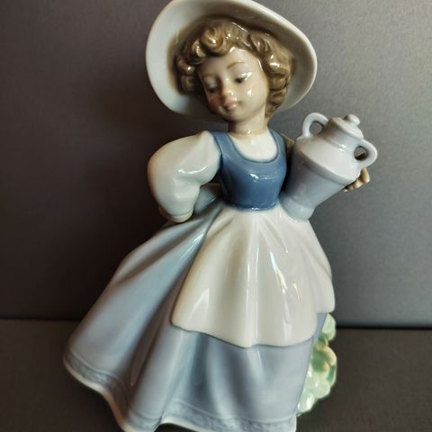 Nao by Lladro (Daisa 1985)