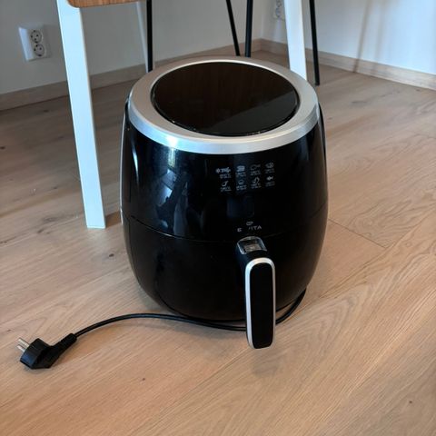 Lite brukt Elvita Airfryer CLF5520S selges