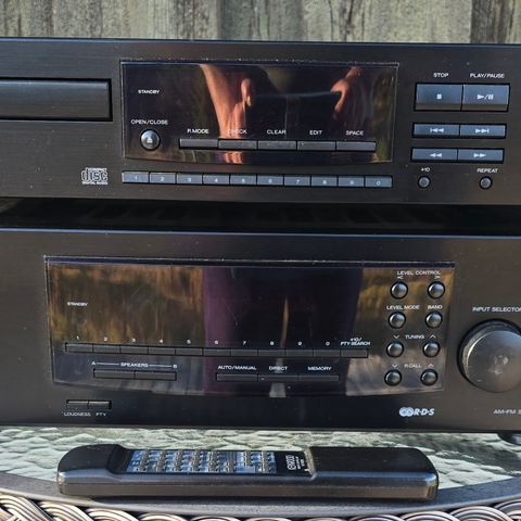 Kenwood KR-A3080 AM/FM receiver
+ Kenwood DP-1080 CD-spiller