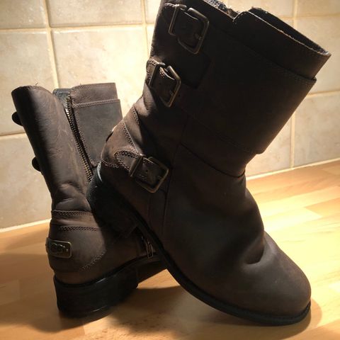 UGG’s vinterboots str. 39