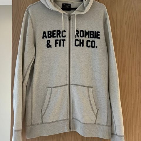 Abercrombie & Fitch hettegenser