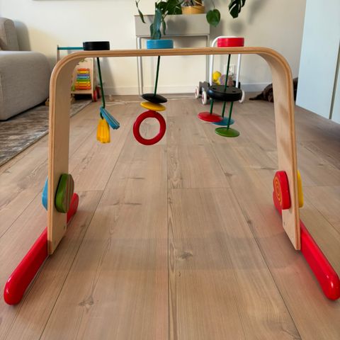 Babygym i tre fra IKEA