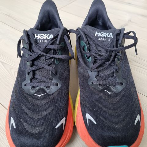 Hoka Arahi 6 44 2/3