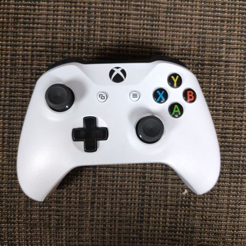 Xbox One kontroller modell 1708