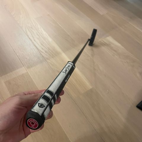 Select edition putter + 50g flatso 1.0 grip