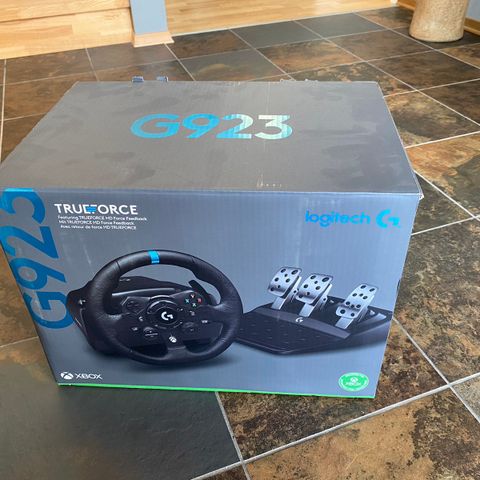 Logitech G923 TRUEFORCE ratt og pedaler PC og Xbox