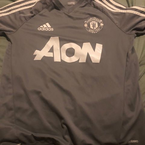 Man utd shirt