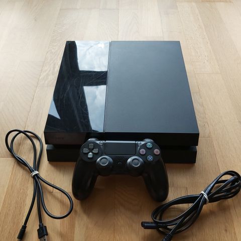 Playstation 4 (PS4)