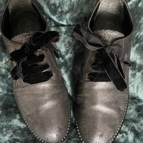 100% leather shoes , size 41