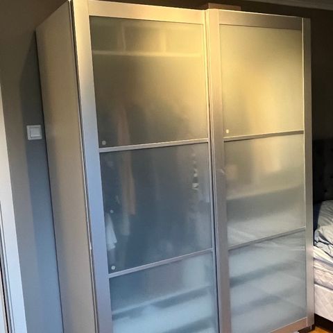 Ikea Pax skyvedørsgarderobe