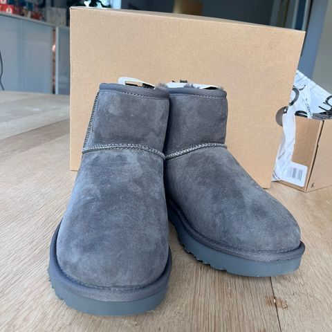 Uggs mini