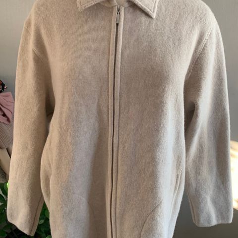 Lys beige cardigan / jakke i ull fra Basler - str. 42