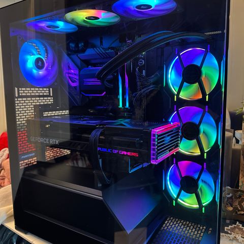 HELT RÅ PC! RTX 4070s | 14600K