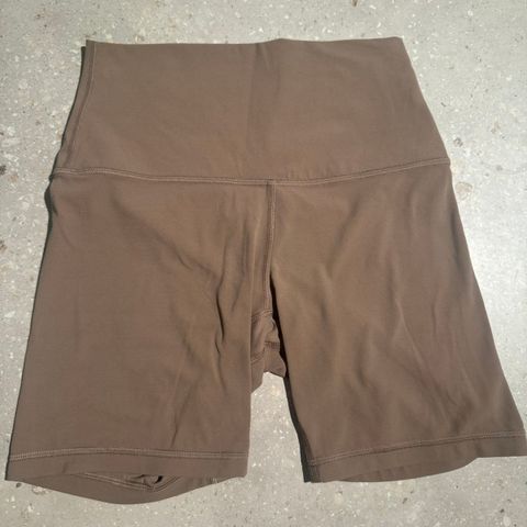 Lululemon shorts str4