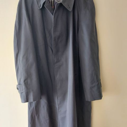 Burberry trenchcoat