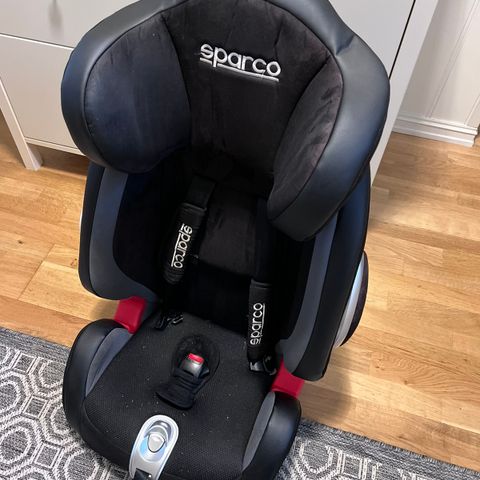 Bilstol med isofix selges rimelig