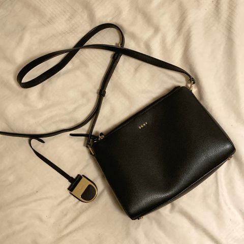 DKNY Lynn crossbody veske