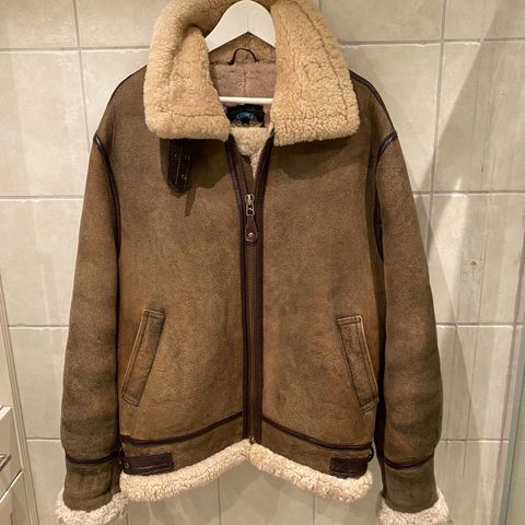 Lite brukt Cooper Shearling skinn jakke i str. M-L.  5500kr.